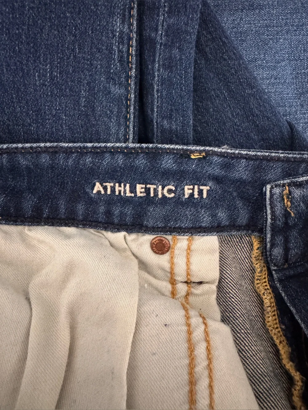 American Eagle Men’s Athletic Fit Jeans size 34